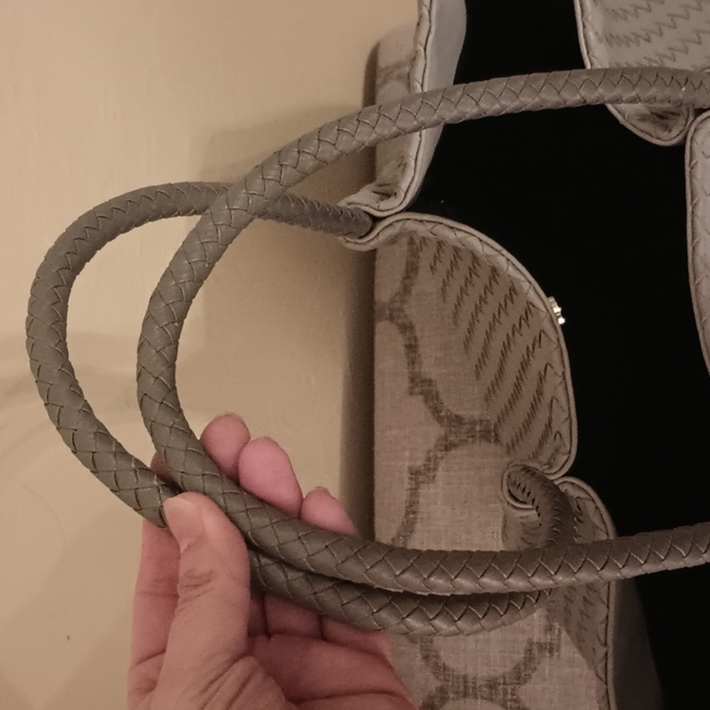Woven Tote - Picture 4 of 8